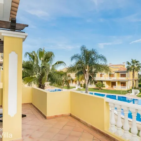 Akivillas Tavira *