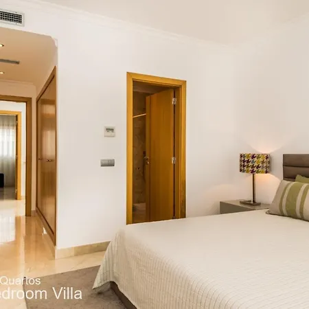 Akivillas Tavira *